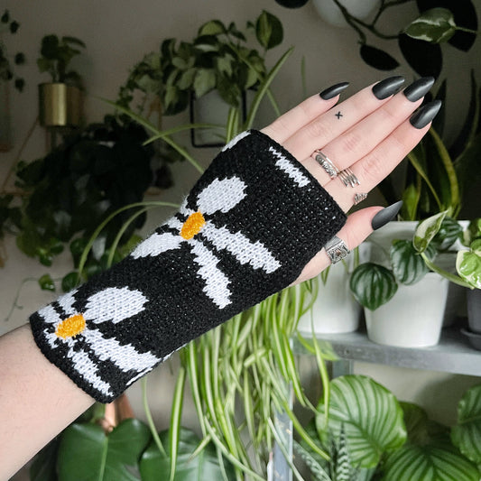 Daisy Fingerless Gloves