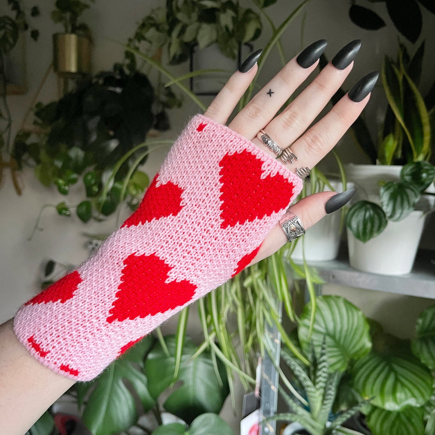 Heart Print Fingerless Gloves